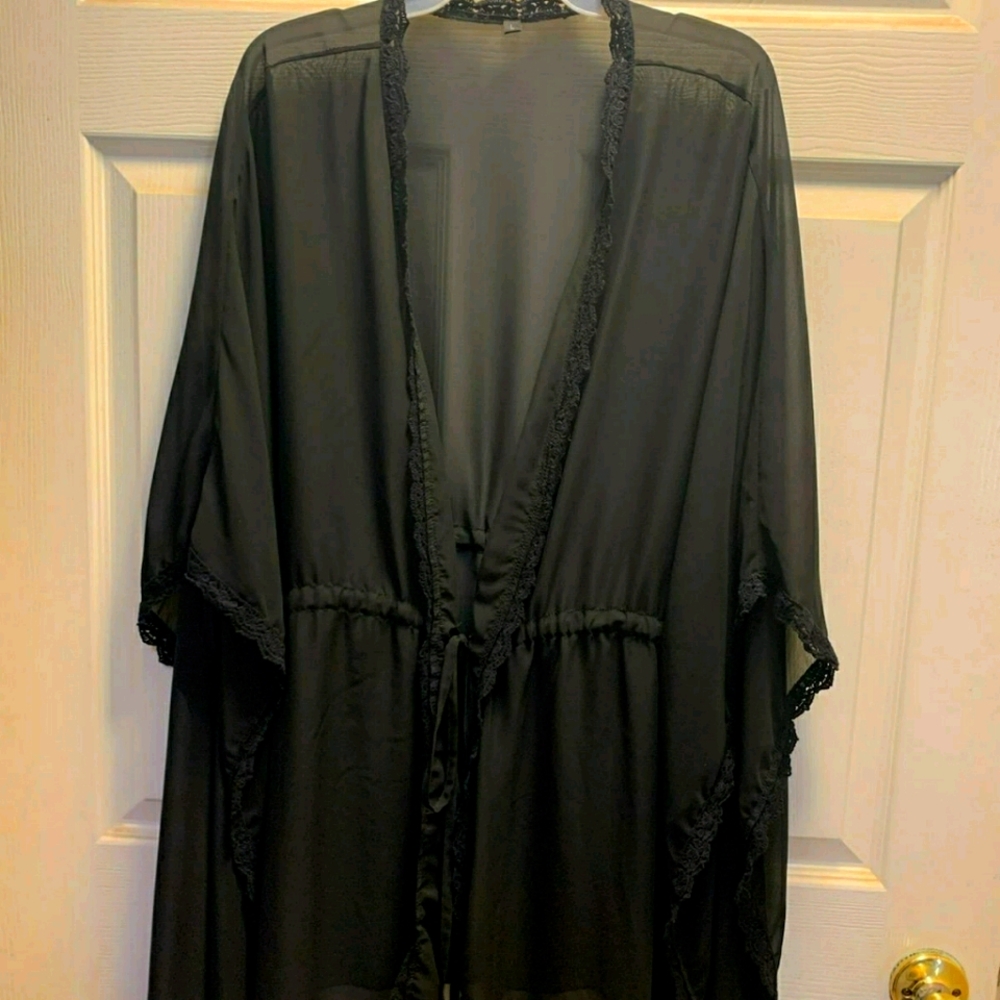 Blk kimono cover up